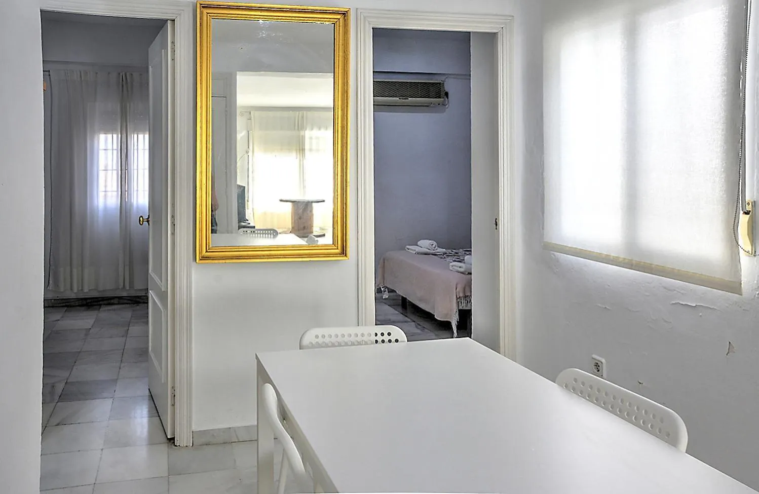 Los Remedios Deluxe Apartment Seville